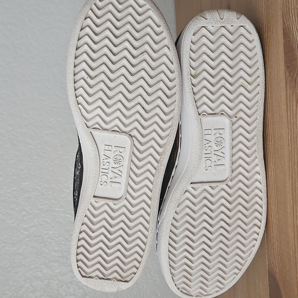 L.A.M.B. Gwen Stefani Y2K Rolling In Cashmere Black Shoes 7.5 Royal Elastics EUC - Picture 9 of 14